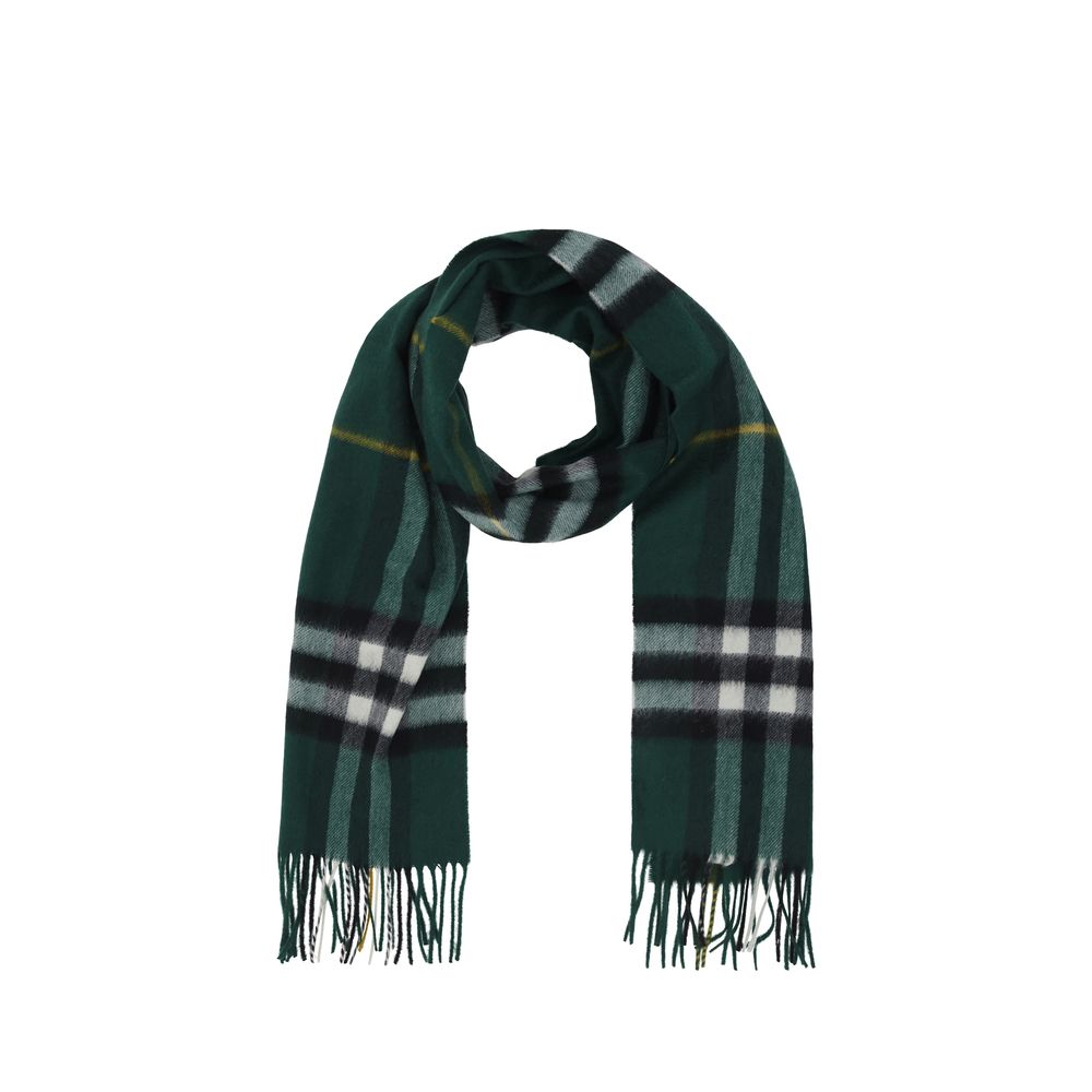 Multicolor Cashmere ScarfThe Burberry cashmere Scarf is an elegant and timeless accessory that combines luxury and comfort. Crafted from soft cashmere, it offers a warm, enveloping sensation, perfect for the colder seasons. The brand’s iconic Check print,