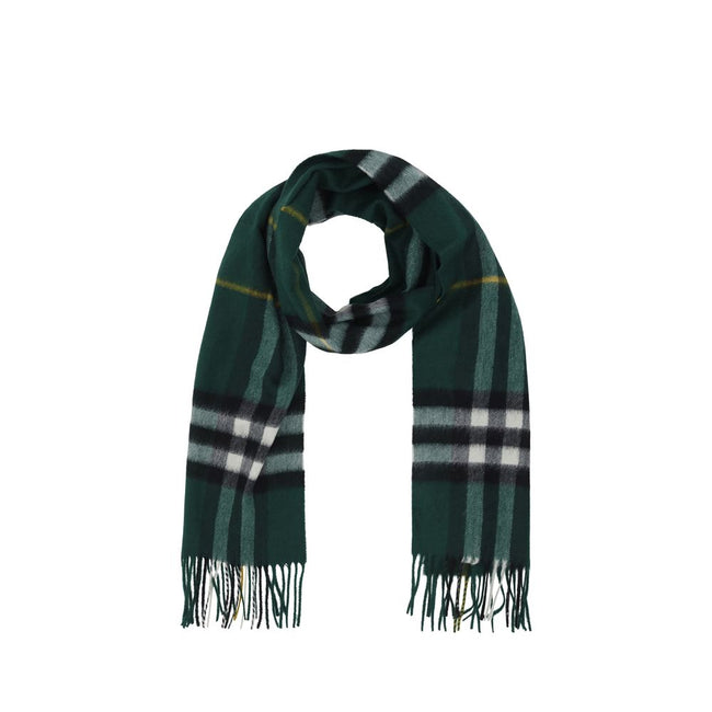 Multicolor Cashmere ScarfThe Burberry cashmere Scarf is an elegant and timeless accessory that combines luxury and comfort. Crafted from soft cashmere, it offers a warm, enveloping sensation, perfect for the colder seasons. The brand’s iconic Check print,
