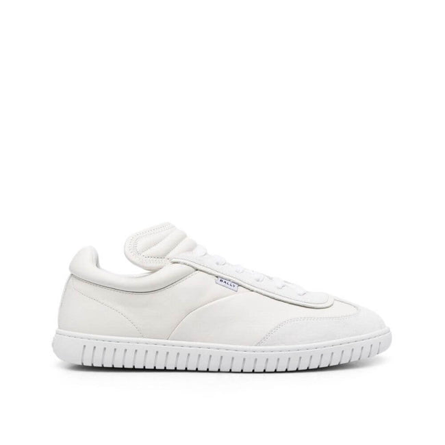 White Calfskin Low Top SneakersDescription: – Composition: 100% calf leather – Inner: Fabric – Insole: Leather – Sole: Rubber – Suede detail – Round toe – Small logo detail – Front lace-up closure – Made in Italy – Gender: MEN –White Calfskin Low Top Snea