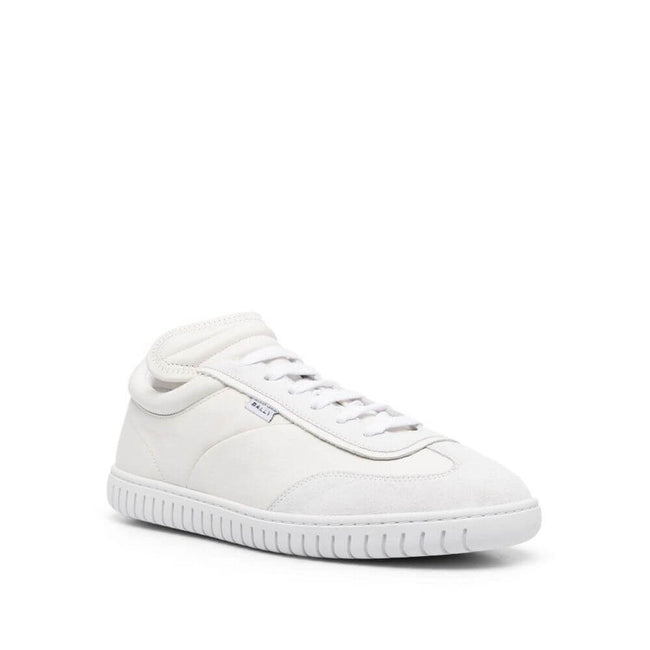 White Calfskin Low Top SneakersDescription: – Composition: 100% calf leather – Inner: Fabric – Insole: Leather – Sole: Rubber – Suede detail – Round toe – Small logo detail – Front lace-up closure – Made in Italy – Gender: MEN –White Calfskin Low Top Snea