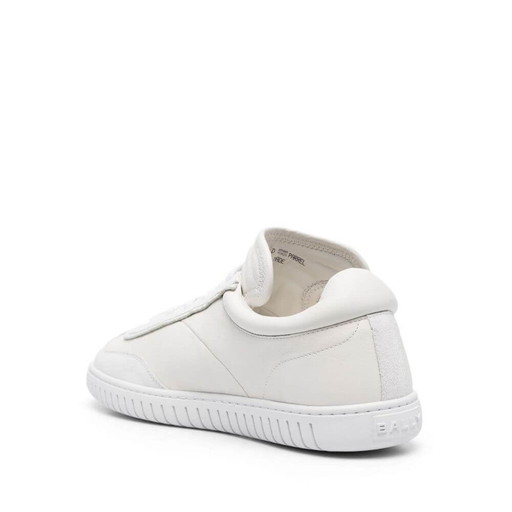 White Calfskin Low Top SneakersDescription: – Composition: 100% calf leather – Inner: Fabric – Insole: Leather – Sole: Rubber – Suede detail – Round toe – Small logo detail – Front lace-up closure – Made in Italy – Gender: MEN –White Calfskin Low Top Snea