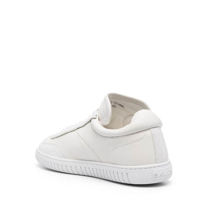 White Calfskin Low Top SneakersDescription: – Composition: 100% calf leather – Inner: Fabric – Insole: Leather – Sole: Rubber – Suede detail – Round toe – Small logo detail – Front lace-up closure – Made in Italy – Gender: MEN –White Calfskin Low Top Snea