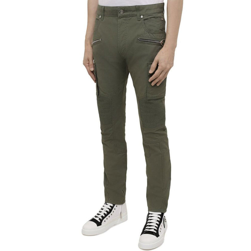 Green Cotton Cargo PantsDescription: – Composition: 100% Cotton – Belt loops – Five pockets – Two side zipped pockets – Back logo Patch – Machine wash (delicate) – Ribbed detail at the knee – Made in Italy – Gender: MEN – Size & Fit: Slim fit.Green Cotton
