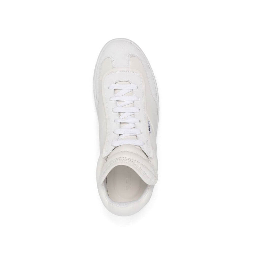 White Calfskin Low Top SneakersDescription: – Composition: 100% calf leather – Inner: Fabric – Insole: Leather – Sole: Rubber – Suede detail – Round toe – Small logo detail – Front lace-up closure – Made in Italy – Gender: MEN –White Calfskin Low Top Snea