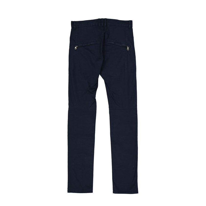Blue Cotton Casual PantsDescription: – Composition: 95% Cotton 5% Polyurethane – Two side pockets – Belt loops – Zip fastening – Made in Italy – Gender: MEN –Blue Cotton Casual Pants${tagsBalmainAulae Blue Cotton Casual Pants BalmainAulae Blue Cotton Casu