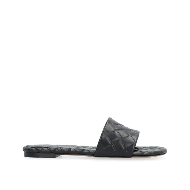 Black Lamb Leather MulesDescription: – Composition: 100% Lamb Leather – Inner: Leather – Insole: Leather – Sole: Leather – Round toe – Open toe – Open back – Intrecciato motif leather item – Made in Italy – Gender: WOMEN –Black Lamb Leather Mules${tagsBot