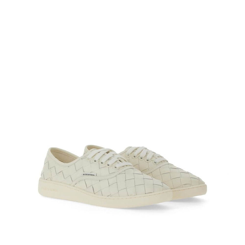 White Calfskin Low Top SneakersDescription: – Composition: 100% calf leather – Inner: Leather – Insole: Leather – Sole: Rubber – Round toe – Branded insole – Front lace-up closure – Side logo detail – Made in Italy – Gender: MEN –White Calfskin Low Top Sn