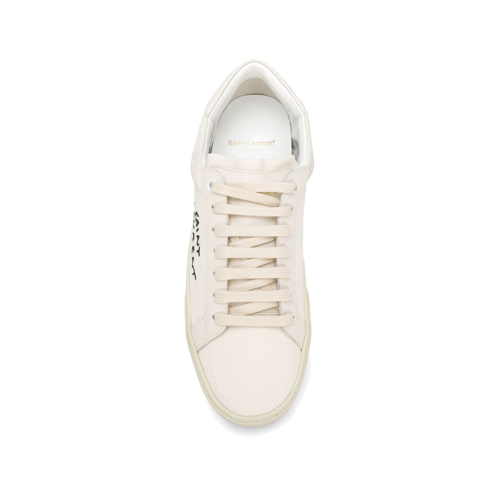 White Canvas Low Top SneakersDescription: – Composition: 100% Canvas – Inner: 100% Leather – Insole: 100% Leather – Sole: 100% Rubber – Round toe – Embroidered logo detail – Lace-up fastening – Made in Italy – Gender: WOMEN –White Canvas Low Top Sneakers$