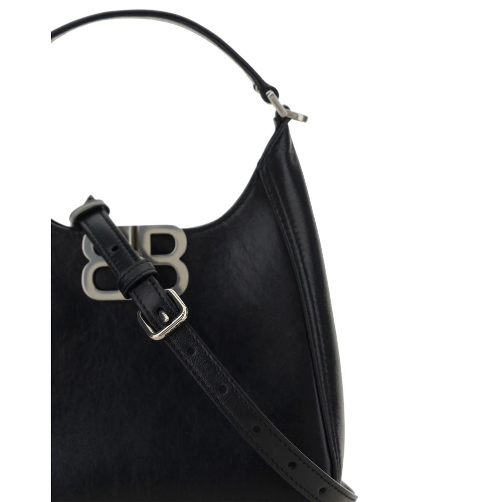 Black Lamb Leather Shoulder BagDescription: – Composition: 100% Lamb Leather – Detachable shoulder strap – Embossed logo detail – Front twist closure – Made in Italy – Gender: WOMEN – Size & Fit: Height 15 cm; Width 20 cm; Depth 7 cmBlack Lamb Leather Sho