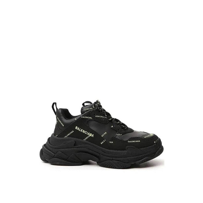 Black Calfskin Chunky SneakersDescription: – Composition: 100% calf leather – Inner: Fabric – Sole: Rubber – Round toe – Front lace-up closure – All-over logo detail – Made in Italy – Gender: MEN –Black Calfskin Chunky Sneakers${tagsBalenciagaAulae Black
