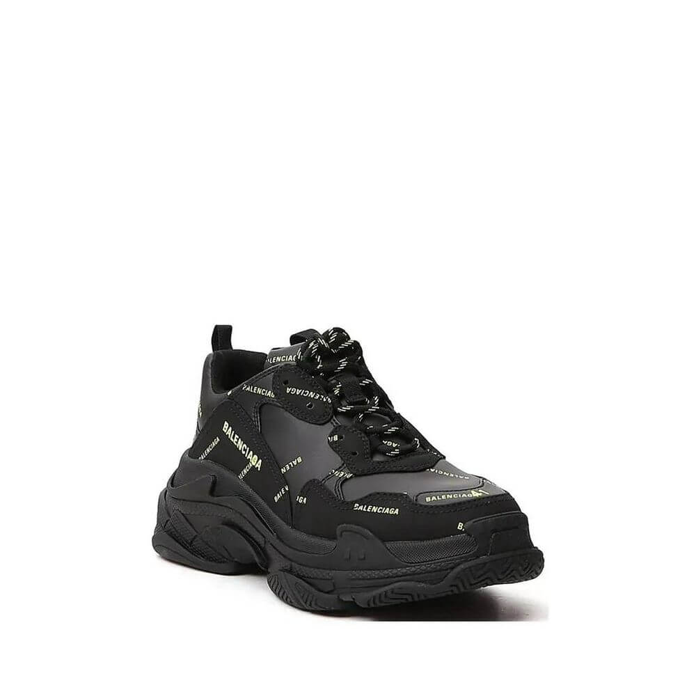 Black Calfskin Chunky SneakersDescription: – Composition: 100% calf leather – Inner: Fabric – Sole: Rubber – Round toe – Front lace-up closure – All-over logo detail – Made in Italy – Gender: MEN –Black Calfskin Chunky Sneakers${tagsBalenciagaAulae Black