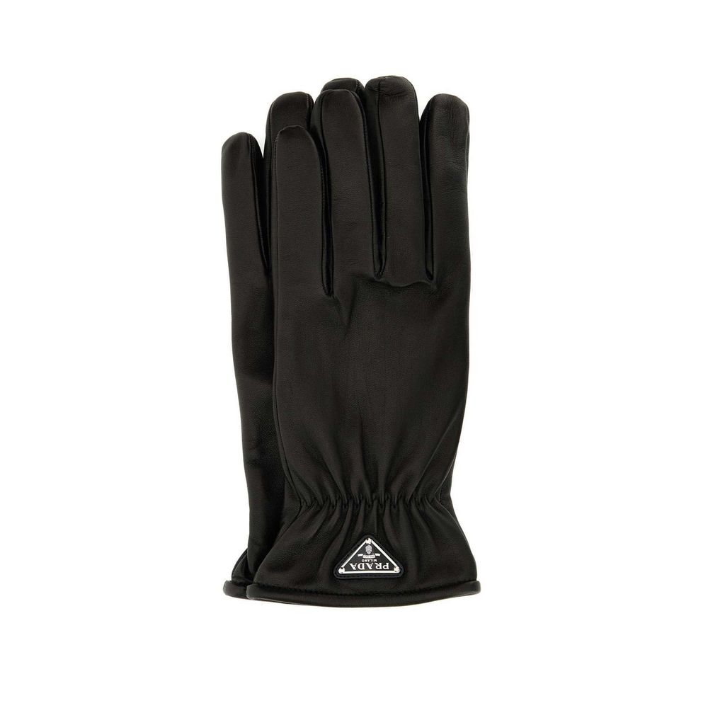 Black Lamb Leather GlovesDescription: – Composition: 100% Lamb Leather – Lining: Cashmere – Fully lined – Enamel triangle logo – Elasticated wrist – Made in Italy – Gender: MEN –Black Lamb Leather Gloves${tagsPradaAulae Black Lamb Leather Gloves PradaAula