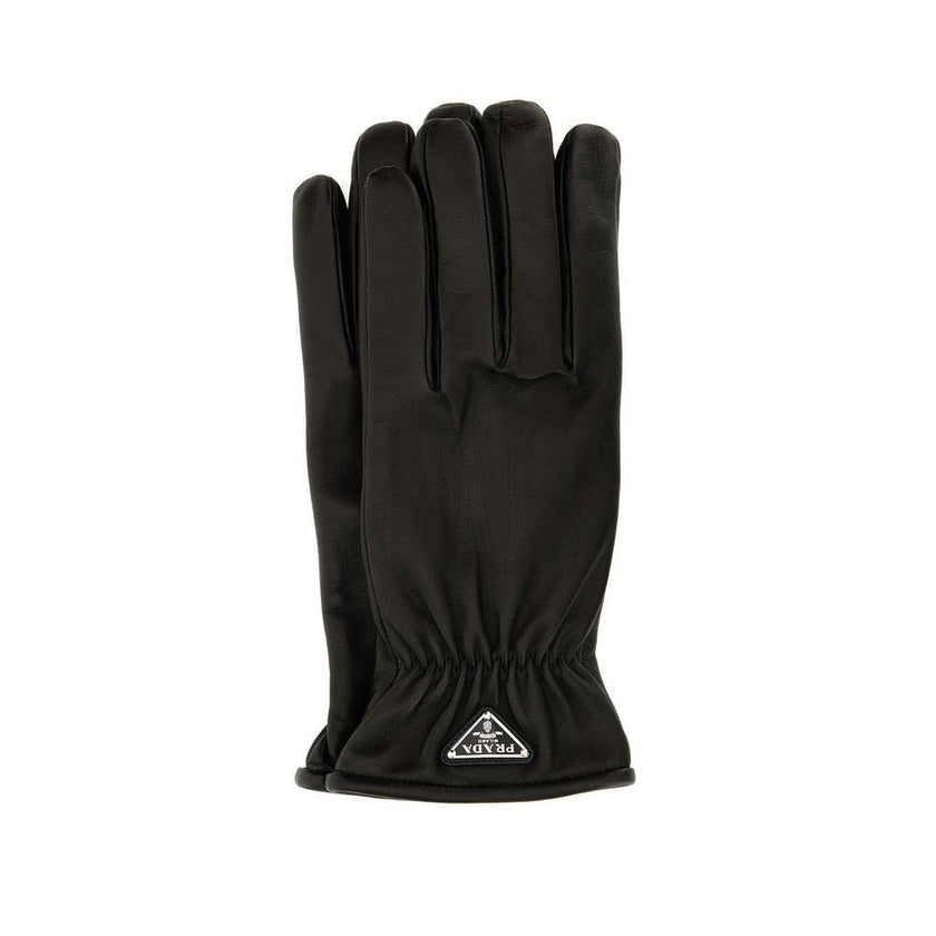 Black Lamb Leather GlovesDescription: – Composition: 100% Lamb Leather – Lining: Cashmere – Fully lined – Enamel triangle logo – Elasticated wrist – Made in Italy – Gender: MEN –Black Lamb Leather Gloves${tagsPradaAulae Black Lamb Leather Gloves PradaAula