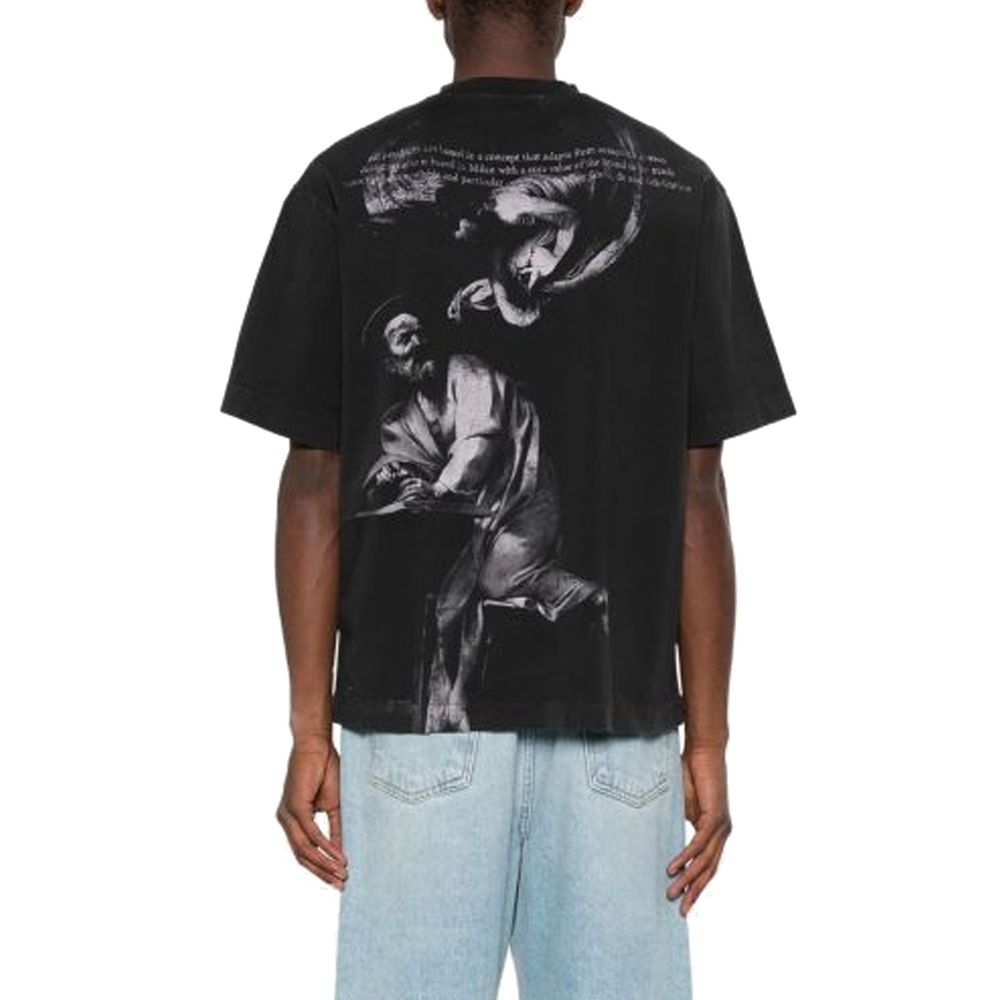 Black Cotton T-ShirtDescription: – Composition: 100% Cotton – Ribbed trims – Short sleeve – Dropped shoulders – Straight hem – Machine wash (delicate) – Boxy silhouette – Mock neck – Graffiti-style OFF logo print on the chest – Glossy graphics on the back