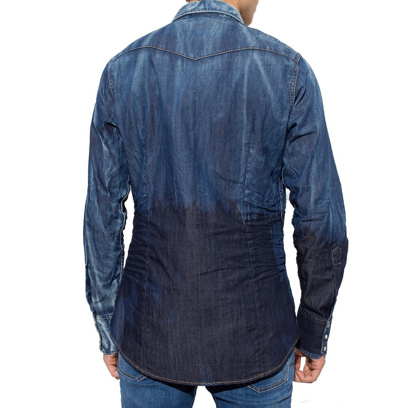 Blue Denim ShirtDescription: – Composition: 98% Cotton 2% Elastane – Long sleeves – Shirt collar – Curved hem – Press button closure – Made in Italy – Gender: MEN –Blue Denim Shirt${tagsDsquared²Aulae Blue Denim Shirt Dsquared²Aulae Blue Denim Shirt Descr