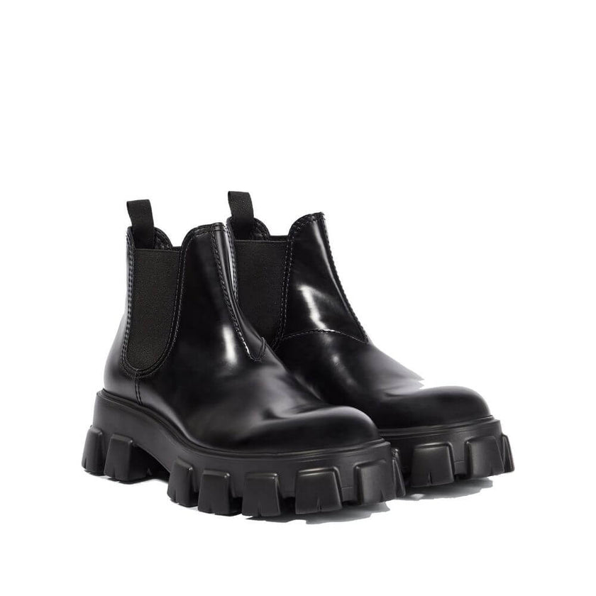 Black Calfskin Chelsea BootsDescription: – Composition: 100% calf leather – Inner: Leather – Insole: Leather – Sole: Rubber – Round toe – Slip-on design – Side elastic inserts – Made in Italy – Gender: MEN –Black Calfskin Chelsea Boots${tagsPradaAulae Bla