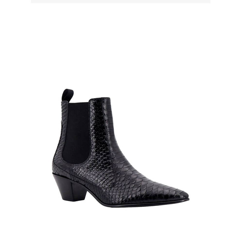 Snake-Effect Leather Chelsea BootsDescription: – Composition: 100% calf leather – Inner: Leather – Insole: Leather – Sole: Leather – pull tab at the rear – Pointed toe – Slip-on design – Heel 6 cm – Snake effect – Side elastic insert – Made in Italy – Gen