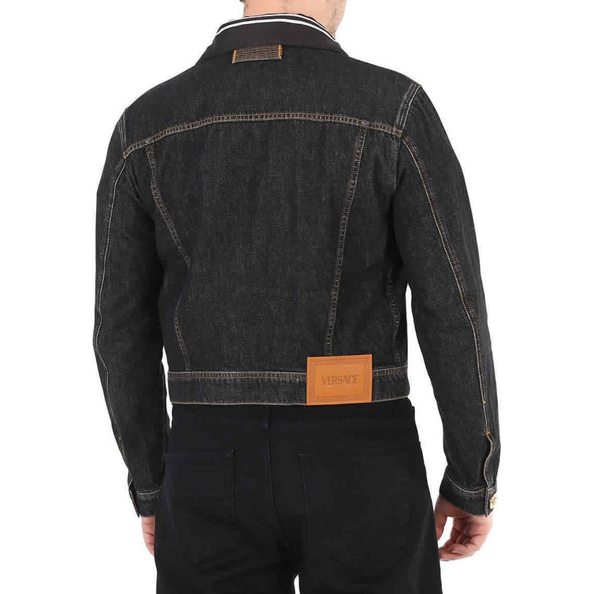Black Cotton Denim JacketDescription: – Composition: 65% Cotton 35% Polyester – Long sleeves – Front button closure – Two side pockets – Back logo detail – Two front pockets – Hand wash – Gender: MEN –Black Cotton Denim Jacket${tagsVersaceAulae Medusa Mot