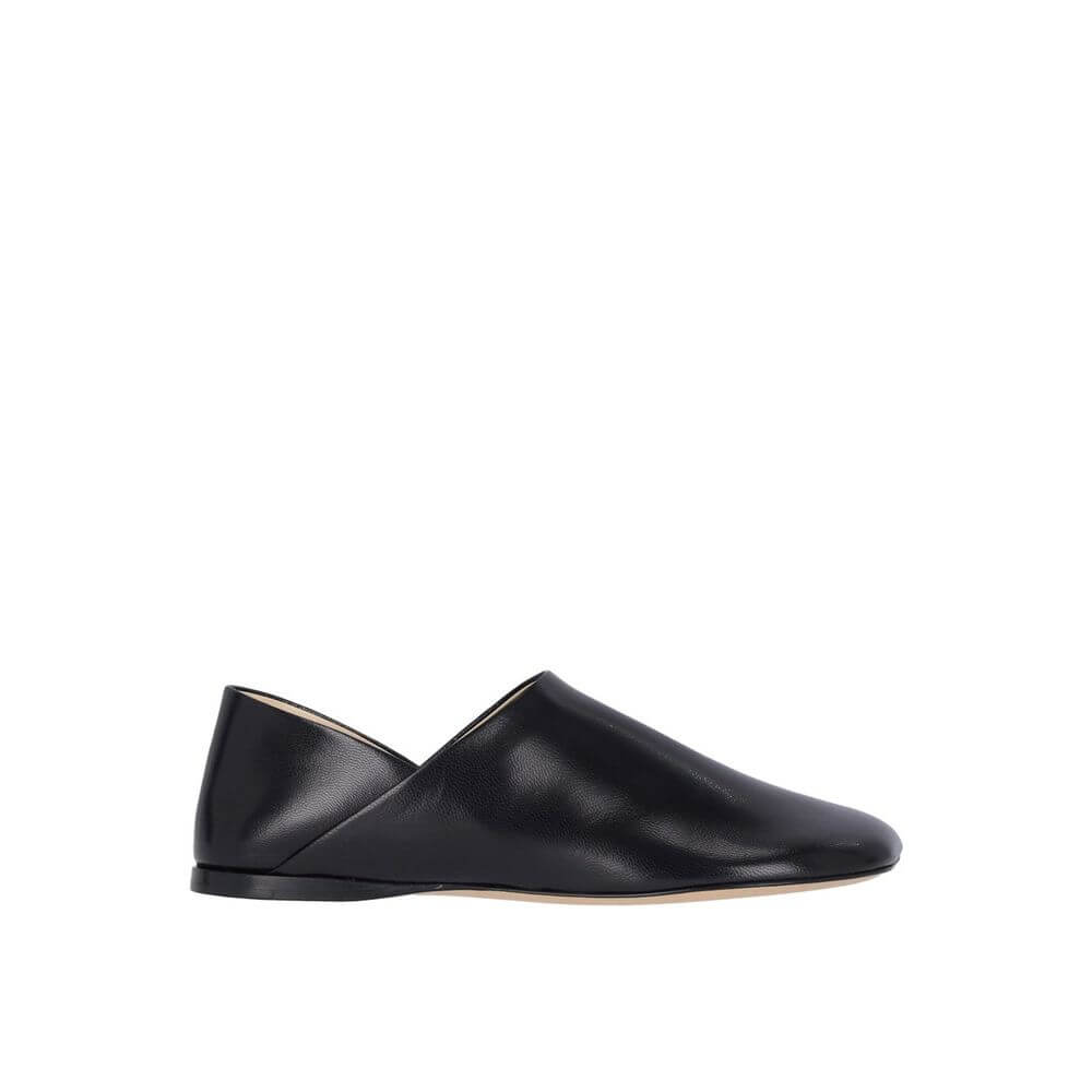 Black Lamb Leather Slip-On LoafersDescription: – Composition: 100% Lamb Leather – Inner: Leather – Insole: Leather – Sole: Leather – Square toe – Branded insole – Grained-effect – Slip-on design – Iconic petal shaped toe – Made in Italy – Gender: WOMEN –B