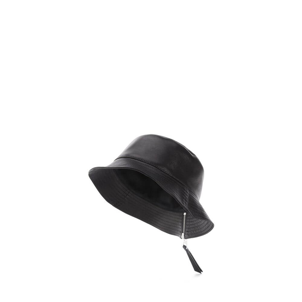 Black Calfskin Bucket HatDescription: – Composition: 100% calf leather – Lining: Cotton – Side zip closure – On-tone logo detail – Made in Portugal – Gender: MEN –Black Calfskin Bucket Hat${tagsLoeweAulae Leather Fisherman Hat LoeweAulae Leather Fisherman
