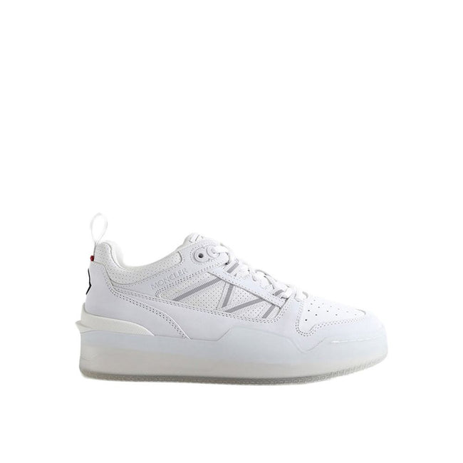 White Calfskin Low Top SneakersDescription: – Composition: 100% calf leather – Inner: Leather – Insole: Leather – Sole: Rubber – pull tab at the rear – Round toe – Perforated detail – Back logo detail – Front lace-up closure – Made in Italy – Gender: WOME