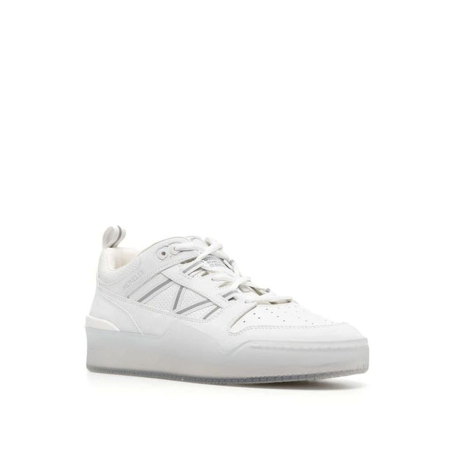 White Calfskin Low Top SneakersDescription: – Composition: 100% calf leather – Inner: Leather – Insole: Leather – Sole: Rubber – pull tab at the rear – Round toe – Perforated detail – Back logo detail – Front lace-up closure – Made in Italy – Gender: WOME