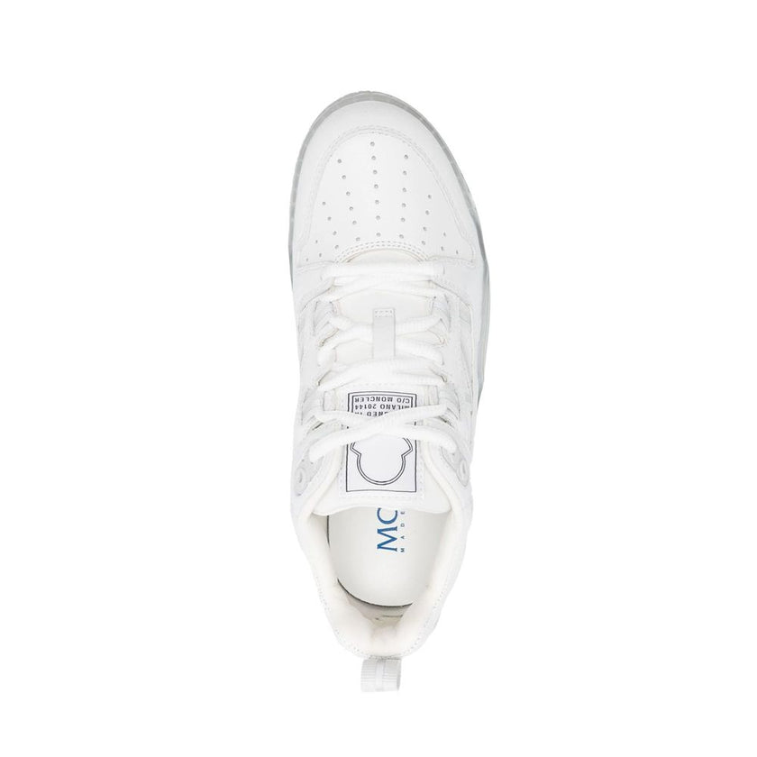 White Calfskin Low Top SneakersDescription: – Composition: 100% calf leather – Inner: Leather – Insole: Leather – Sole: Rubber – pull tab at the rear – Round toe – Perforated detail – Back logo detail – Front lace-up closure – Made in Italy – Gender: WOME