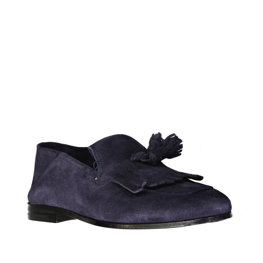 Blue Calfskin Slip-On LoafersDescription: – Composition: 100% calf leather – Inner: Leather – Insole: Leather – Sole: Rubber – Round toe – Slip on – Fringe top details – Made in Italy – Gender: MEN –Blue Calfskin Slip-On Loafers${tagsSalvatore FerragamoAu