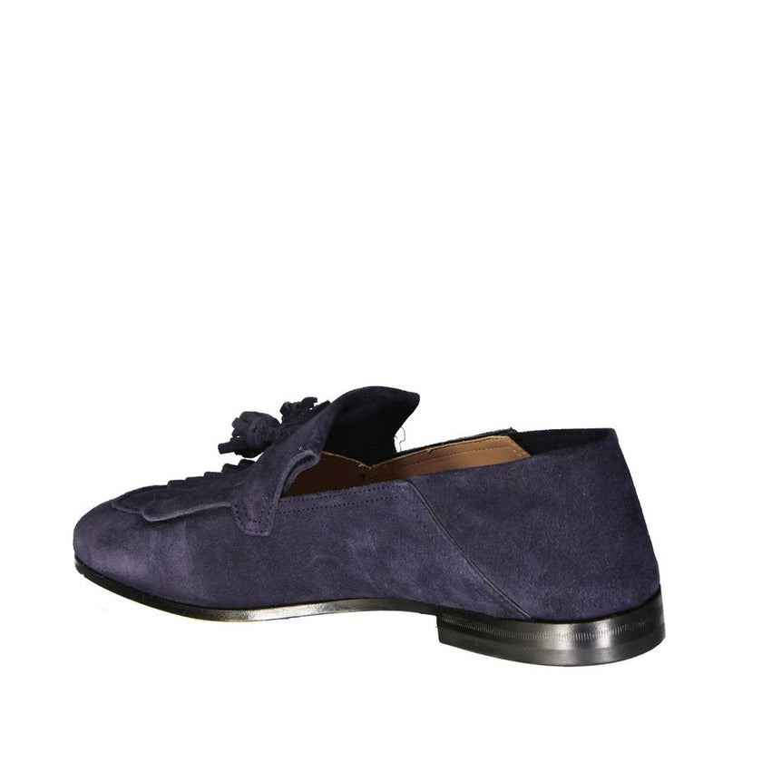 Blue Calfskin Slip-On LoafersDescription: – Composition: 100% calf leather – Inner: Leather – Insole: Leather – Sole: Rubber – Round toe – Slip on – Fringe top details – Made in Italy – Gender: MEN –Blue Calfskin Slip-On Loafers${tagsSalvatore FerragamoAu
