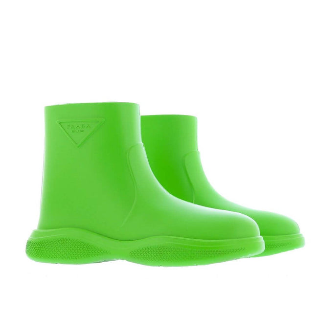 Green Rubber Rain BootsDescription: – Composition: 100% rubber – Rubber insole and sole – Slip on – Relief logo detail – Made in Italy –Green Rubber Rain Boots${tagsPradaAulae Logo Rubber Boots PradaAulae Logo Rubber Boots Description: – Composition: 100%