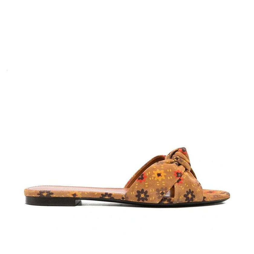 Brown Leather SlidesDescription: – Composition: 100% leather – Leather lining, insole, sole – Branded insole – Made in Italy –Brown Leather Slides${tagsSaint LaurentAulae Bianca Knotted Suede Slides Saint LaurentAulae Bianca Knotted Suede Slides Descripti