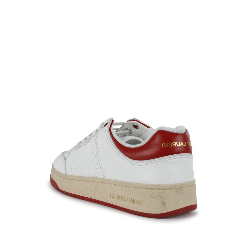 White Calfskin Low Top SneakersDescription: – Composition: 100% calf leather – Inner: Leather – Insole: Leather – Sole: Rubber – Round toe – Perforated detail – Front lace-up closure – Side and back logo detail – Distressed & dirty effects – Any imperfect