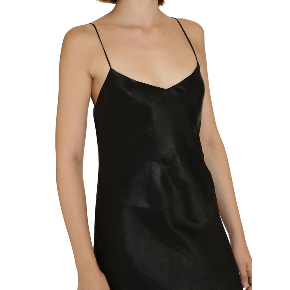 Black Acetate Casual DressDescription: – Composition: 100% Acetate – Lining: Silk – Sleeveless – Dry clean – V-neckline – Back deep round neck – Made in France – Gender: WOMEN –Black Acetate Casual Dress${tagsSaint LaurentAulae Satin Long Dress Saint Laur