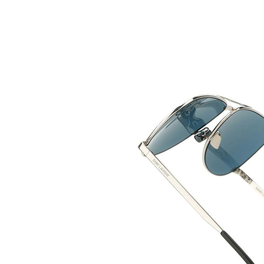 Silver Metal SunglassesDescription: – Composition: 100% Metal – 100% UVA/UVB protection – Aviator style – Embossed logo on the arms – Metal double nose bridge and nose tips – Acetate temple tips – Measurements: Bridge: 11, Temples: 140 – Made in Italy – G