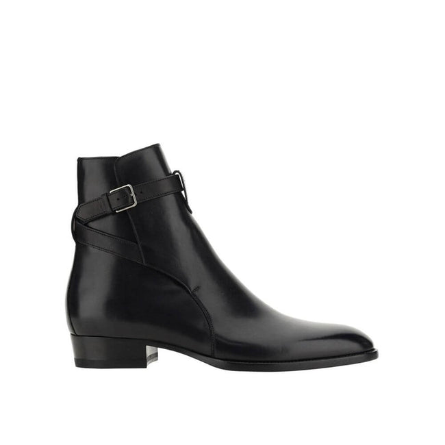 Black Calfskin Ankle BootsDescription: – Composition: 100% calf leather – Inner: Leather – Insole: Leather – Sole: Leather – Round toe – Ankle side buckle fastening – Made in Italy – Gender: MEN –Black Calfskin Ankle Boots${tagsSaint LaurentAulae Wyatt Jo