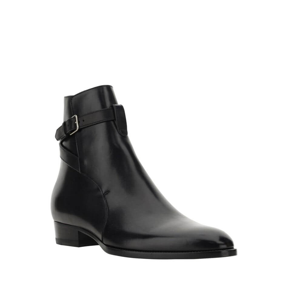 Black Calfskin Ankle BootsDescription: – Composition: 100% calf leather – Inner: Leather – Insole: Leather – Sole: Leather – Round toe – Ankle side buckle fastening – Made in Italy – Gender: MEN –Black Calfskin Ankle Boots${tagsSaint LaurentAulae Wyatt Jo