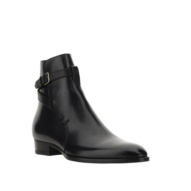 Black Calfskin Ankle BootsDescription: – Composition: 100% calf leather – Inner: Leather – Insole: Leather – Sole: Leather – Round toe – Ankle side buckle fastening – Made in Italy – Gender: MEN –Black Calfskin Ankle Boots${tagsSaint LaurentAulae Wyatt Jo