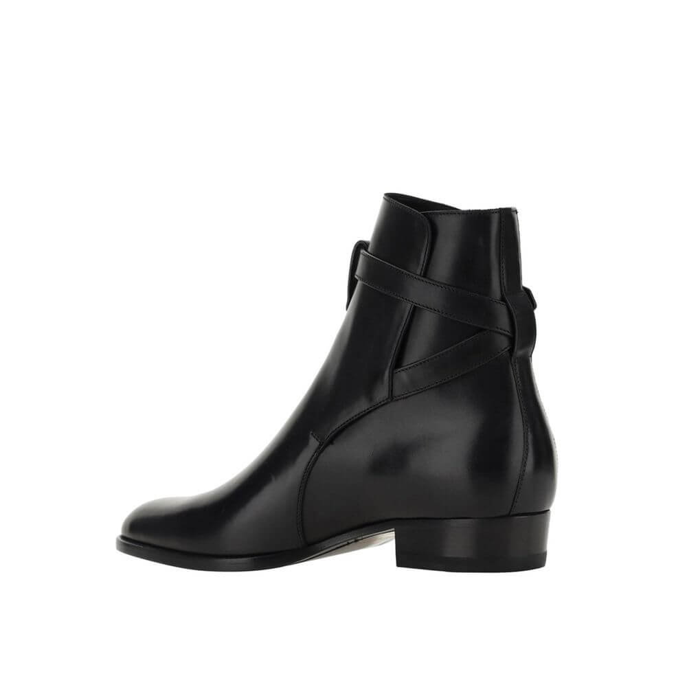 Black Calfskin Ankle BootsDescription: – Composition: 100% calf leather – Inner: Leather – Insole: Leather – Sole: Leather – Round toe – Ankle side buckle fastening – Made in Italy – Gender: MEN –Black Calfskin Ankle Boots${tagsSaint LaurentAulae Wyatt Jo