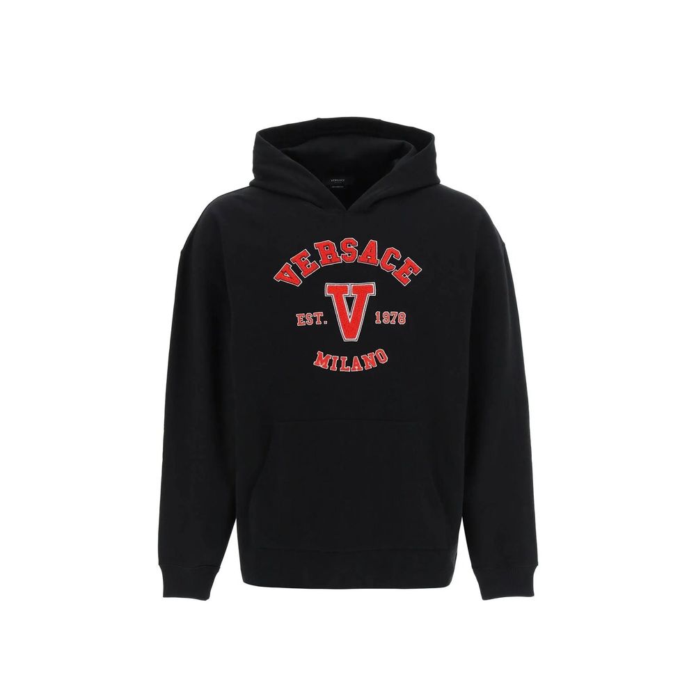 Black Cotton SweatshirtDescription: – Composition: 100% Cotton – Ribbed trims – Machine wash – Kangaroo pocket – Front logo relief – Non detachable hood – Gender: MEN –Black Cotton Sweatshirt${tagsVersaceAulae Varsity Hooded Sweatshirt VersaceAulae Varsit