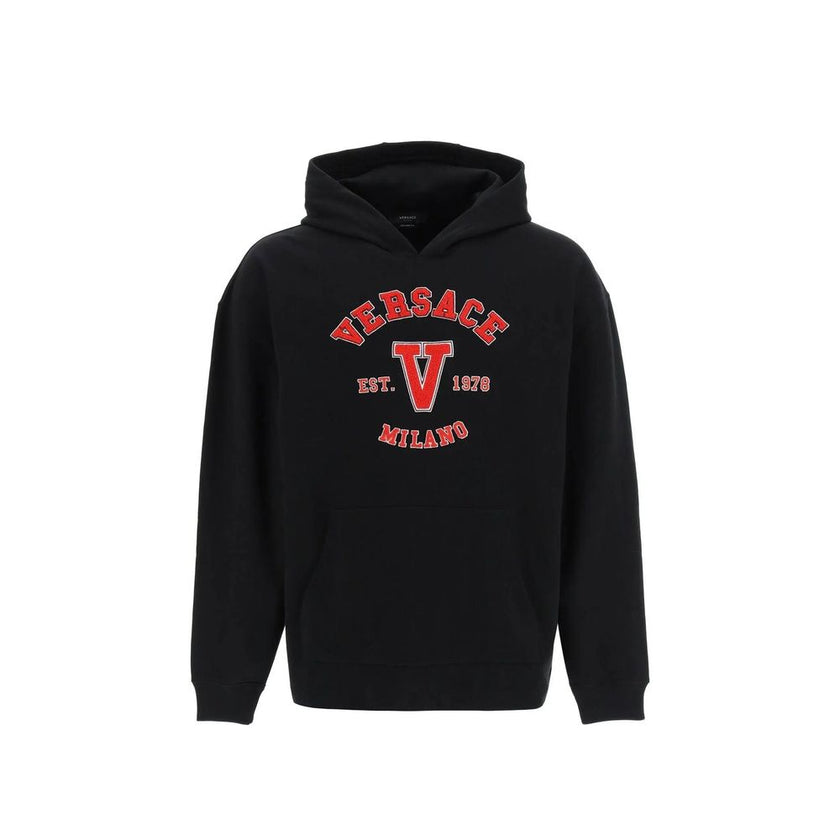 Black Cotton SweatshirtDescription: – Composition: 100% Cotton – Ribbed trims – Machine wash – Kangaroo pocket – Front logo relief – Non detachable hood – Gender: MEN –Black Cotton Sweatshirt${tagsVersaceAulae Varsity Hooded Sweatshirt VersaceAulae Varsit