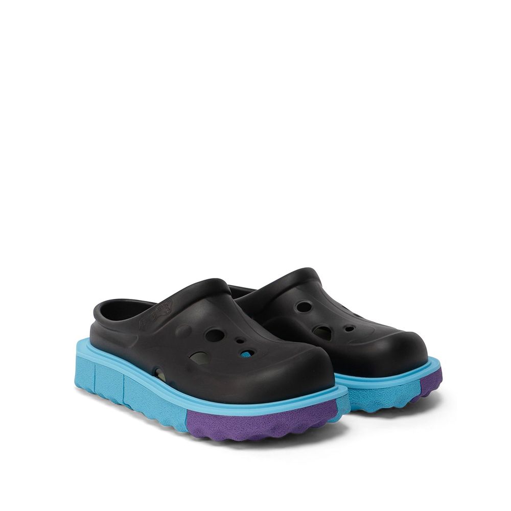 Black Rubber SlippersDescription: – Composition: 100% Rubber – Inner: Rubber – Insole: Leather – Sole: Rubber – Round toe – Perforated detail – Open back – Top logo detail – Made in China – Gender: MEN –Black Rubber Slippers${tagsOff-WhiteAulae Sponge Sli