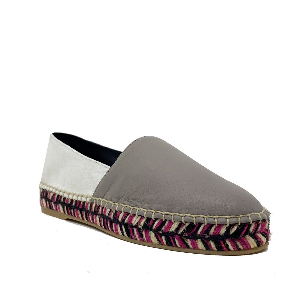 Beige Calfskin EspadrillesDescription: – Composition: 100% calf leather – Canvas sides detail – Branded insole – Made in Italy –Beige Calfskin Espadrilles${tagsOff-WhiteAulae Leather Espadrilles Off-WhiteAulae Leather Espadrilles Description: – Compositio