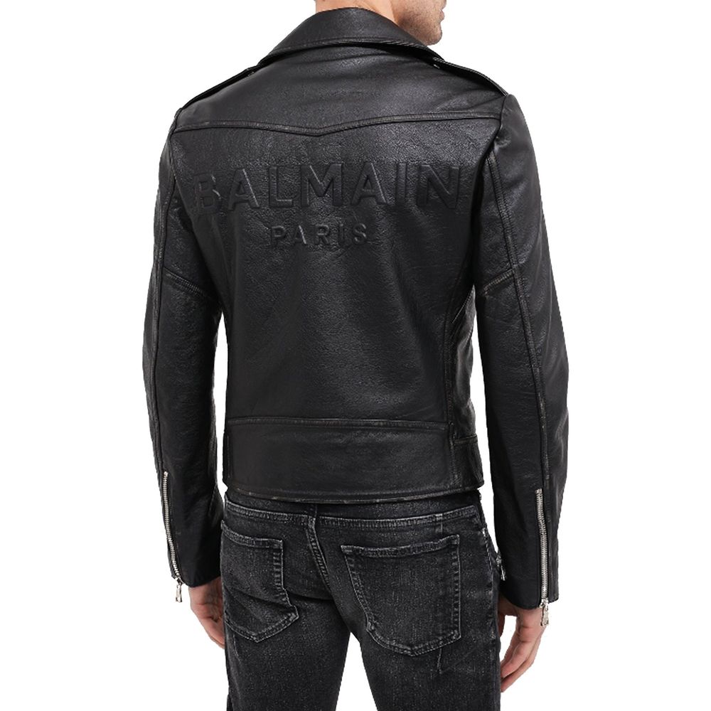 Black Leather Biker JacketDescription: – Composition: 100% Leather – Fully lined – Two side pockets – back logo relief – Front zip closure – Zipped cuffs – Made in Turkey – Gender: MEN – Size & Fit: Fits true to size. Straight cut. Non-stretch fabric. Lon