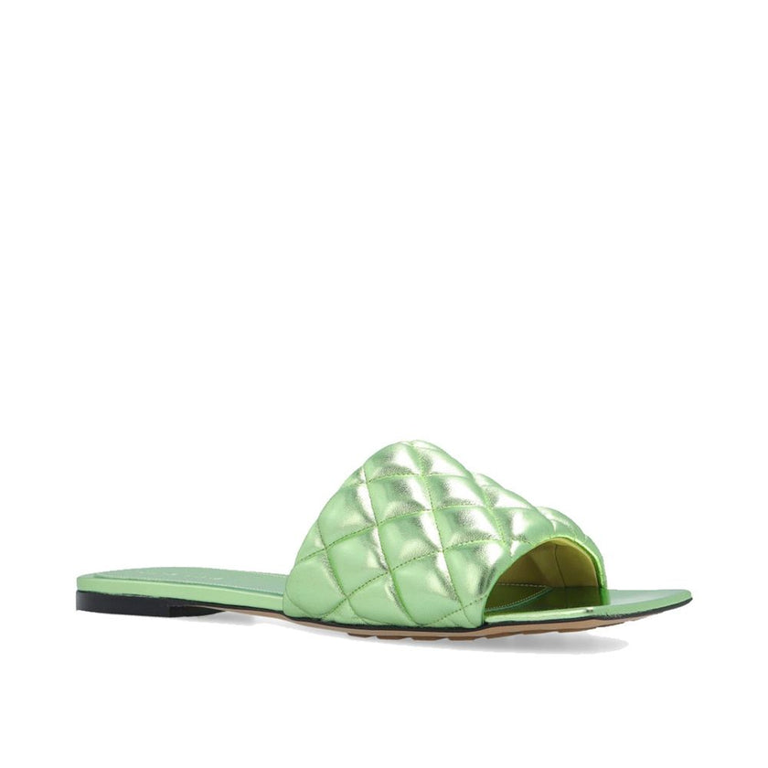 Green Calfskin SandalsDescription: – Composition: 100% calf leather – Leather lining, insole and sole – Made in Italy –Green Calfskin Sandals${tagsBottega VenetaAulae Padded Sandals Bottega VenetaAulae Padded Sandals Description: – Composition: 100% calf