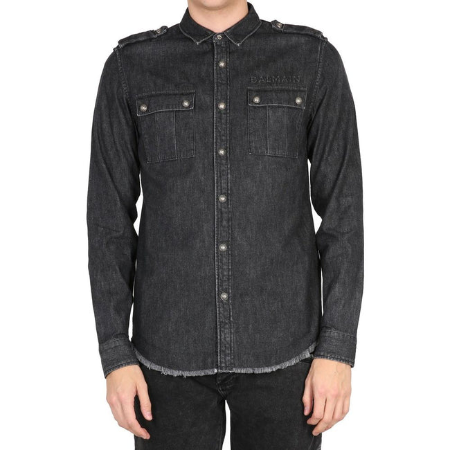Black Denim ShirtDescription: – Composition: 100% Cotton – Long sleeves – Front button closure – Machine wash – Two front pockets – Fringe finish – Button cuffs – Gender: MEN – Size & Fit: REGULAR FIT. THE MODEL IS 190 CM TALL AND WEARS SIZE 40Black Denim