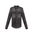 Black Denim ShirtDescription: – Composition: 100% Cotton – Long sleeves – Front button closure – Machine wash – Two front pockets – Fringe finish – Destroyed effect – Gender: MEN –Black Denim Shirt${tagsBalmainAulae Black Denim Shirt BalmainAulae Black De