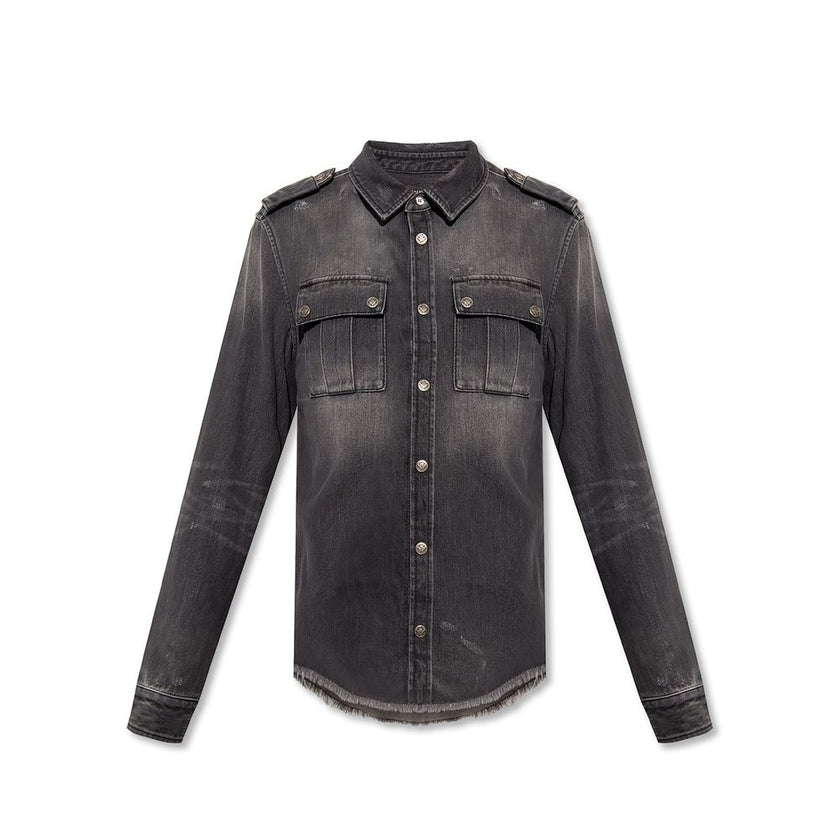 Black Denim ShirtDescription: – Composition: 100% Cotton – Long sleeves – Front button closure – Machine wash – Two front pockets – Fringe finish – Destroyed effect – Gender: MEN –Black Denim Shirt${tagsBalmainAulae Black Denim Shirt BalmainAulae Black De