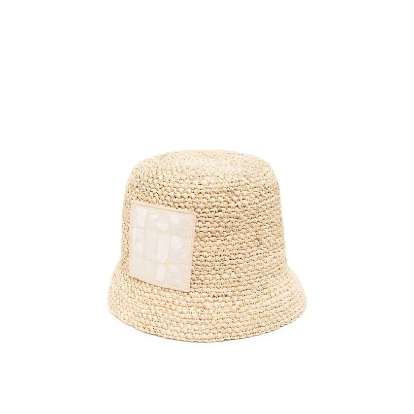 Beige Raffia Cap (Baseball Hat)Description: – Composition: 100% Rafia – Front logo patch – Made in Italy – Gender: WOMEN –Beige Raffia Cap (Baseball Hat)${tagsJacquemusAulae Le Bob Ficiu Bucket Cap JacquemusAulae Le Bob Ficiu Bucket Cap Description: – Com