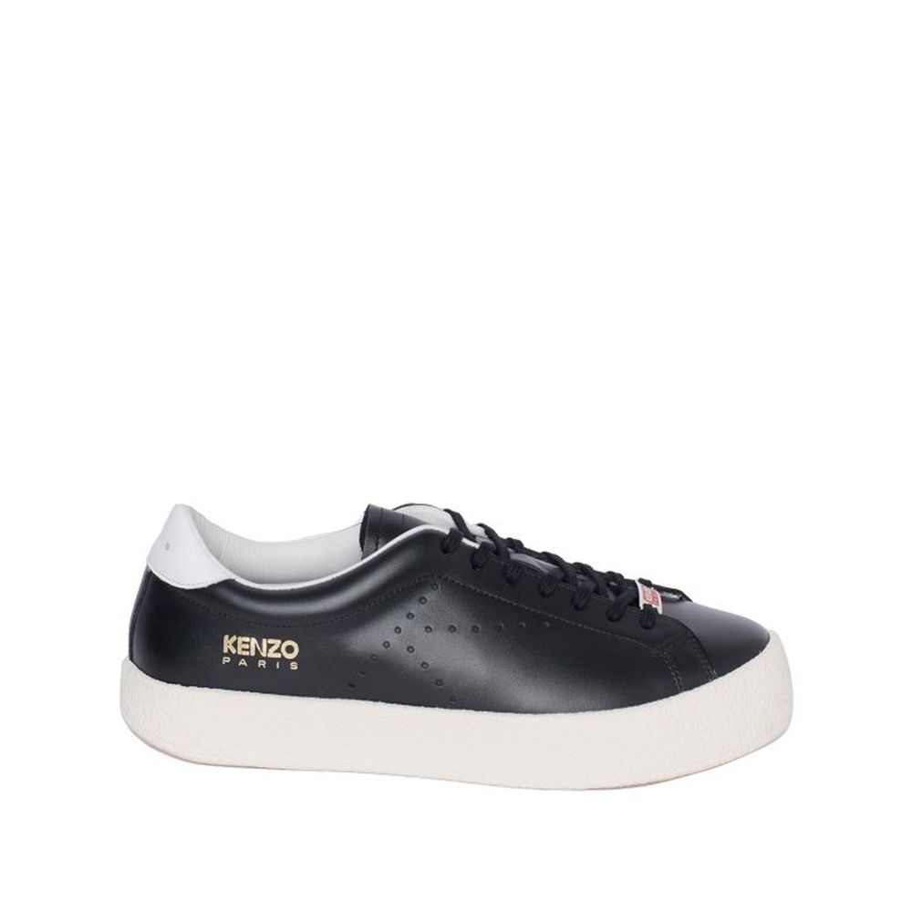 Black Calfskin Low Top SneakersDescription: – Composition: 100% calf leather – Inner: Leather – Insole: Leather – Sole: Rubber – Round toe – Perforated detail – Front lace-up closure – Side logo detail – Made in Portugal – Gender: MEN –Black Calfskin Low