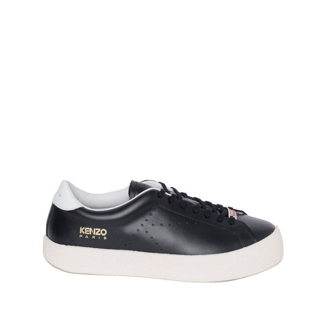 Black Calfskin Low Top SneakersDescription: – Composition: 100% calf leather – Inner: Leather – Insole: Leather – Sole: Rubber – Round toe – Perforated detail – Front lace-up closure – Side logo detail – Made in Portugal – Gender: MEN –Black Calfskin Low